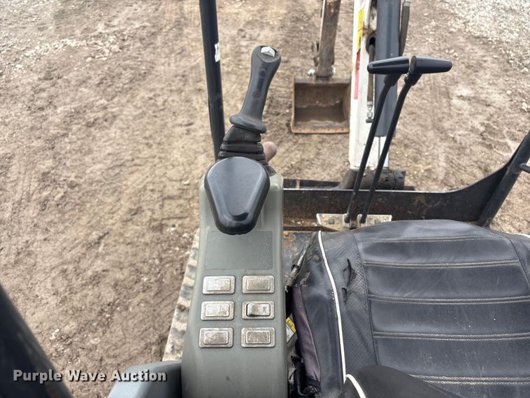 image for item EV2804 2015 Bobcat E20 mini excavator