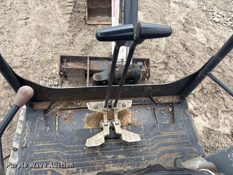 image for item EV2804 2015 Bobcat E20 mini excavator