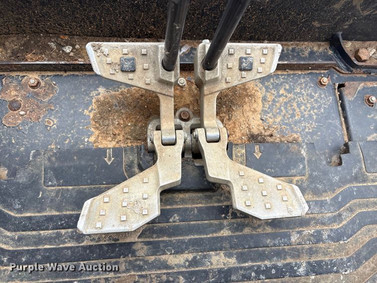 image for item EV2804 2015 Bobcat E20 mini excavator