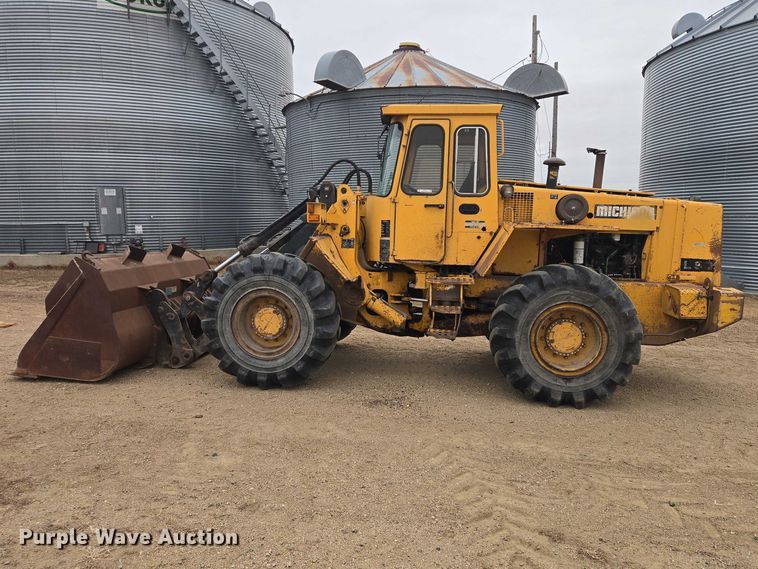 image for item EV5527 1991 Volvo Michigan L90 wheel loader