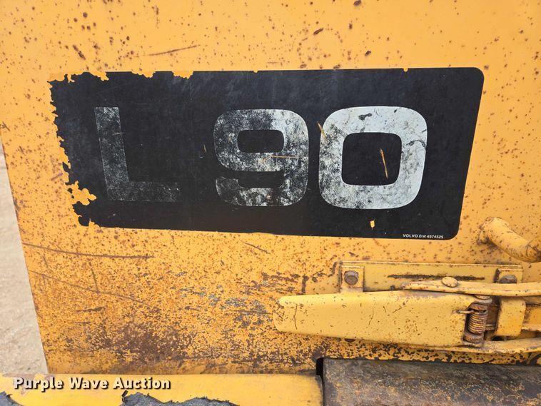 image for item EV5527 1991 Volvo Michigan L90 wheel loader