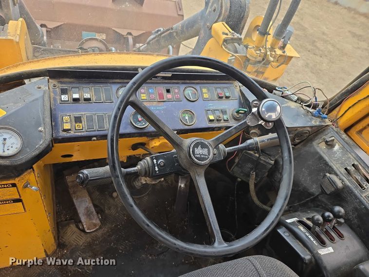 image for item EV5527 1991 Volvo Michigan L90 wheel loader