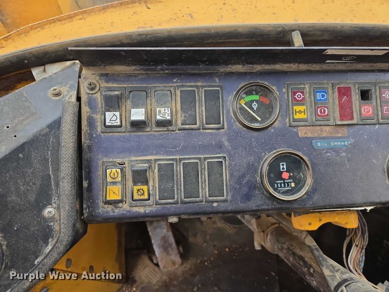 image for item EV5527 1991 Volvo Michigan L90 wheel loader