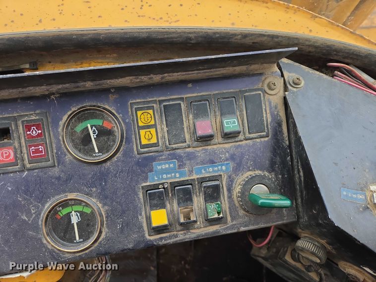 image for item EV5527 1991 Volvo Michigan L90 wheel loader