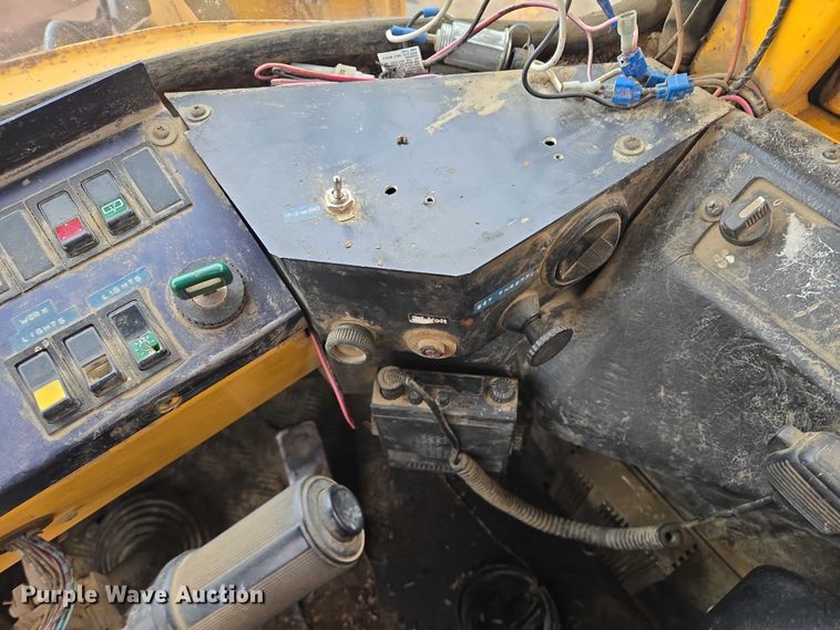 image for item EV5527 1991 Volvo Michigan L90 wheel loader