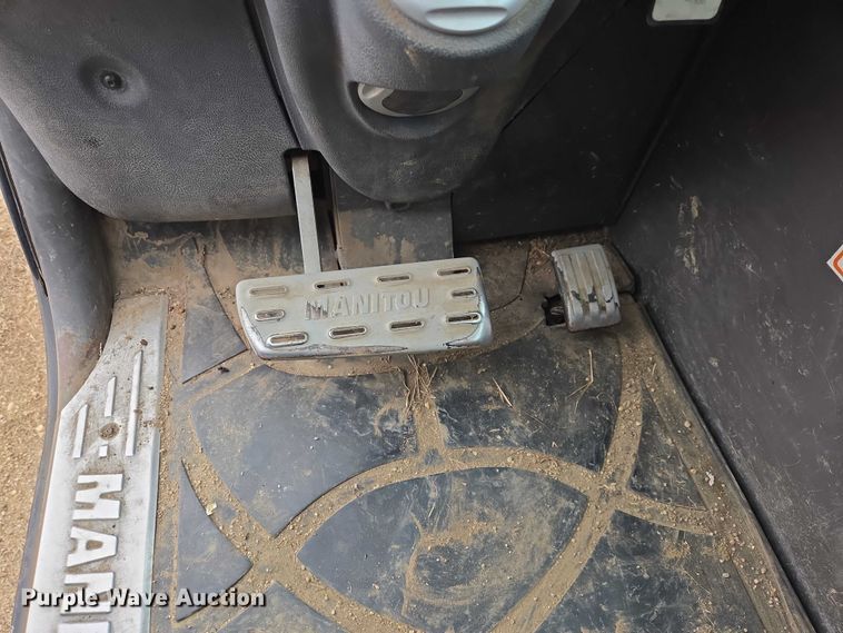 image for item EV5530 2010 Manitou MLT735 telehandler