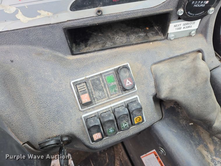 image for item EV5530 2010 Manitou MLT735 telehandler