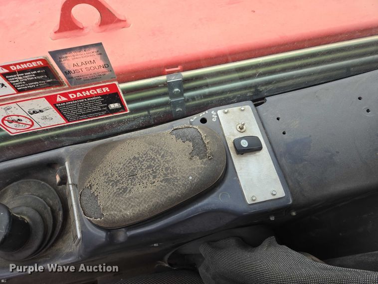 image for item EV5530 2010 Manitou MLT735 telehandler