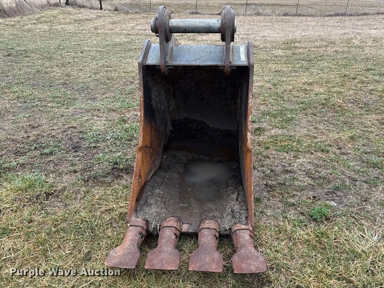 image for item EV7545 TAG excavator bucket