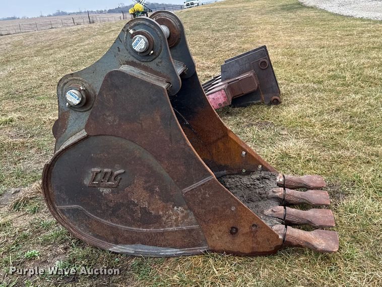 image for item EV7545 TAG excavator bucket
