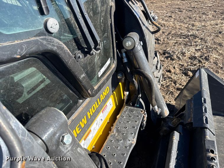 image for item FB0896 2022 New Holland L334 skid steer loader