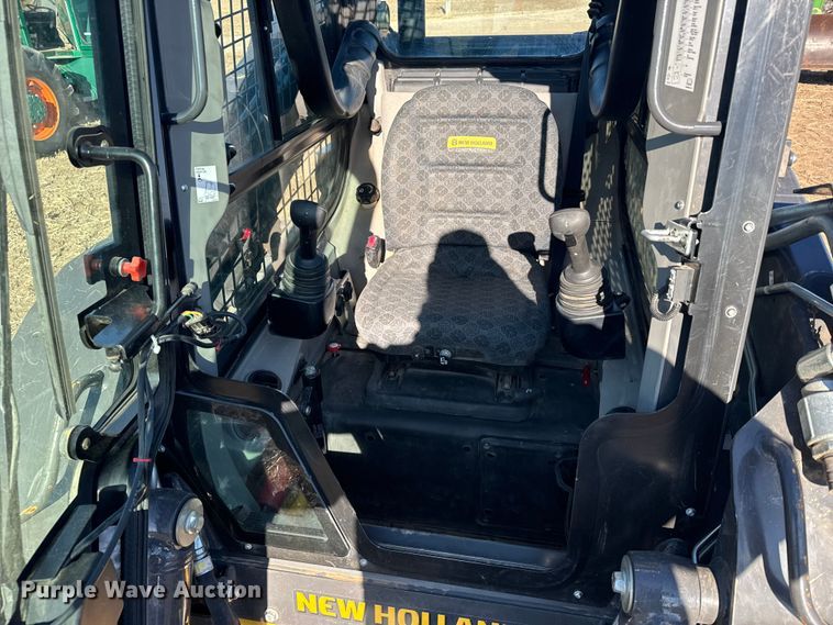 image for item FB0896 2022 New Holland L334 skid steer loader