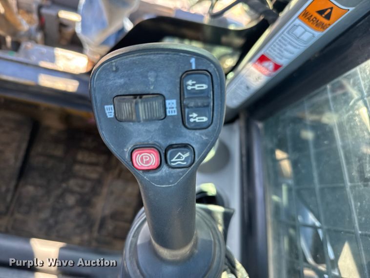 image for item FB0896 2022 New Holland L334 skid steer loader