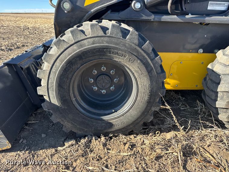 image for item FB0896 2022 New Holland L334 skid steer loader