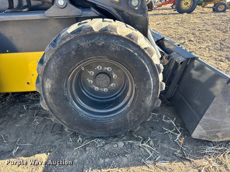 image for item FB0896 2022 New Holland L334 skid steer loader