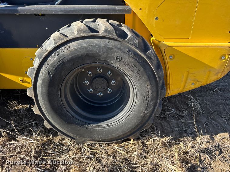 image for item FB0896 2022 New Holland L334 skid steer loader