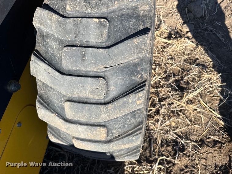 image for item FB0896 2022 New Holland L334 skid steer loader