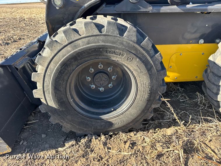 image for item FB0896 2022 New Holland L334 skid steer loader