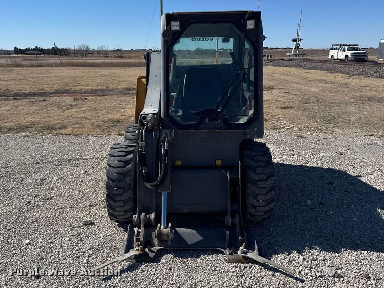 image for item FB0902 2013 Volvo MC95C skid steer loader