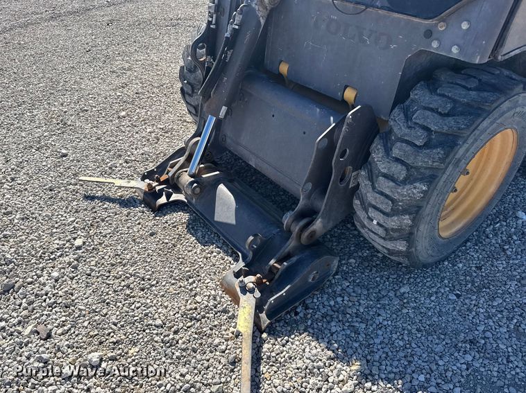 image for item FB0902 2013 Volvo MC95C skid steer loader