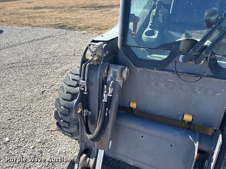 image for item FB0902 2013 Volvo MC95C skid steer loader