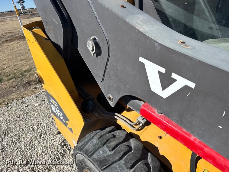 image for item FB0902 2013 Volvo MC95C skid steer loader