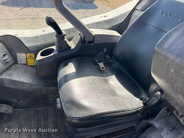 image for item FB0902 2013 Volvo MC95C skid steer loader