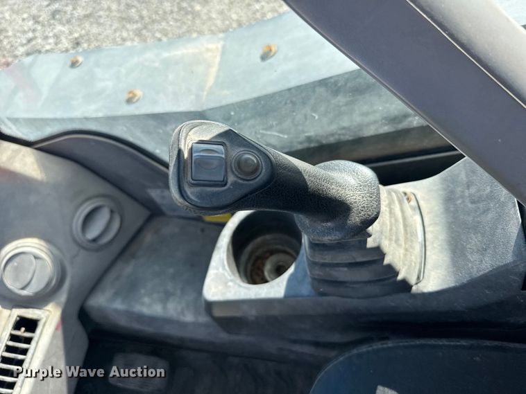 image for item FB0902 2013 Volvo MC95C skid steer loader