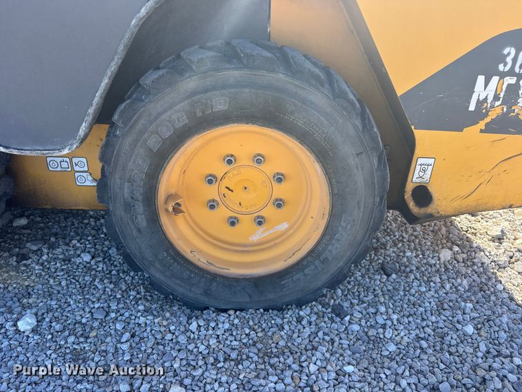 image for item FB0902 2013 Volvo MC95C skid steer loader