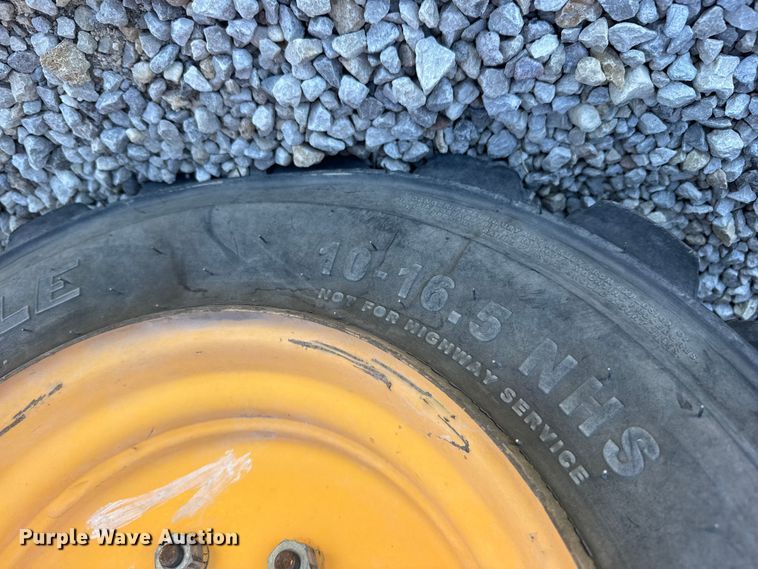 image for item FB0902 2013 Volvo MC95C skid steer loader