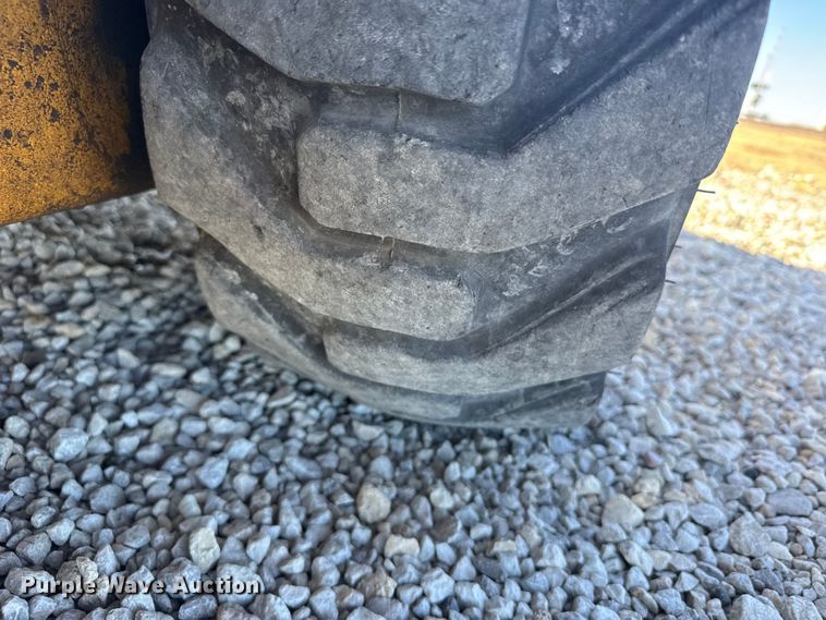 image for item FB0902 2013 Volvo MC95C skid steer loader