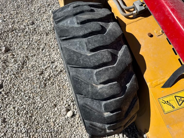 image for item FB0902 2013 Volvo MC95C skid steer loader