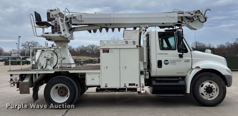 image for item FB3041 2007 International 4300 digger derrick truck