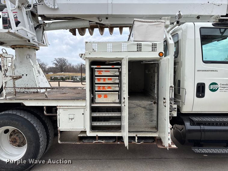 image for item FB3041 2007 International 4300 digger derrick truck