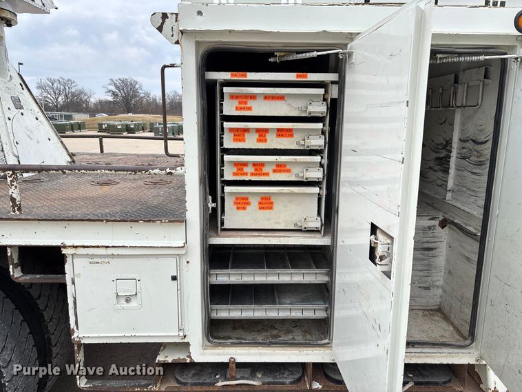 image for item FB3041 2007 International 4300 digger derrick truck