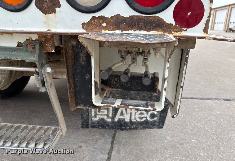 image for item FB3041 2007 International 4300 digger derrick truck