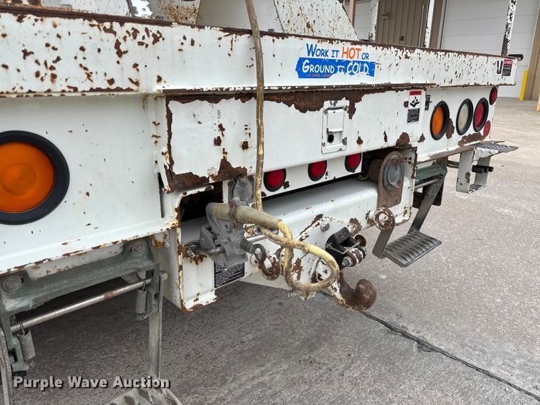 image for item FB3041 2007 International 4300 digger derrick truck