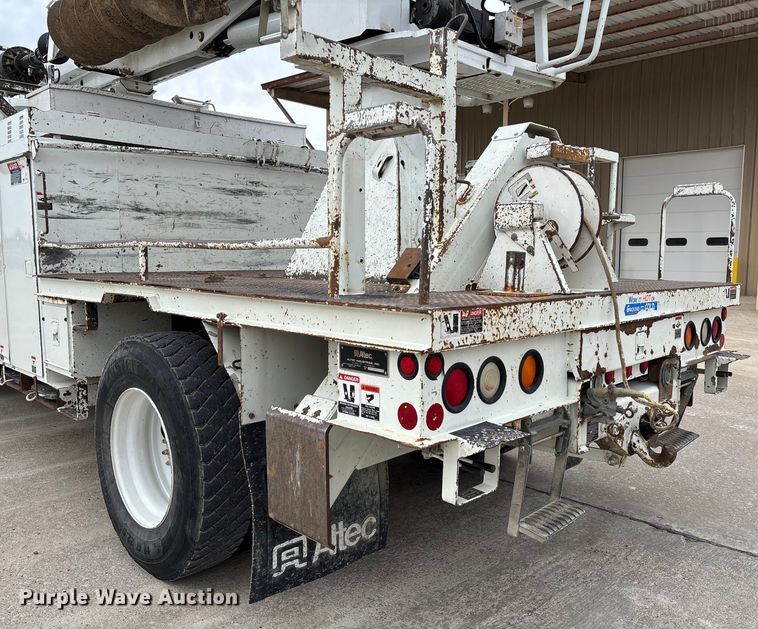 image for item FB3041 2007 International 4300 digger derrick truck