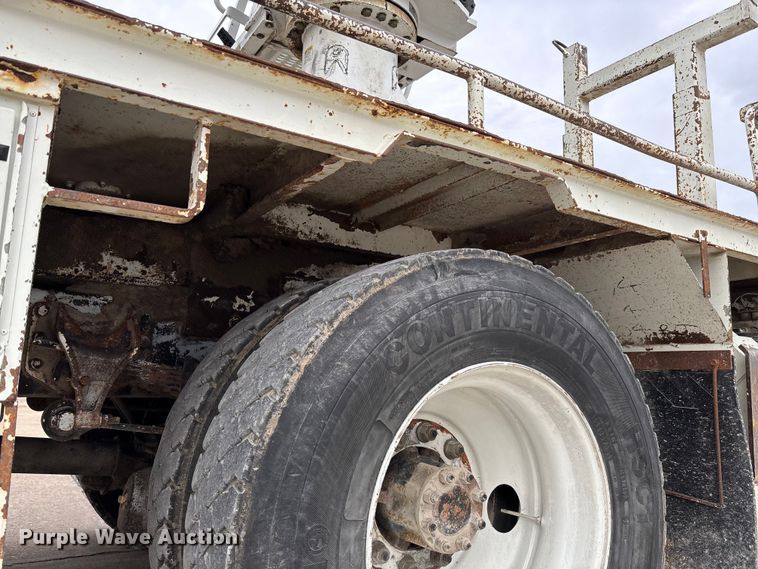 image for item FB3041 2007 International 4300 digger derrick truck