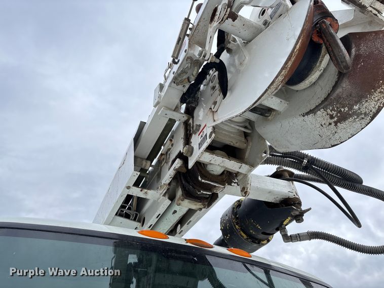 image for item FB3041 2007 International 4300 digger derrick truck