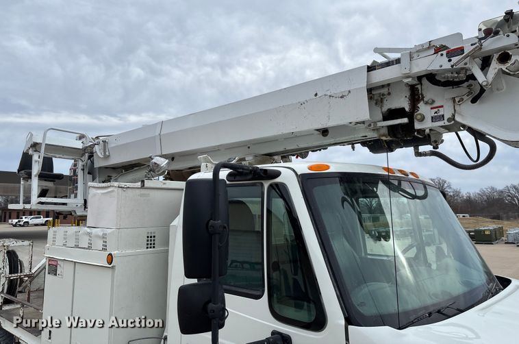 image for item FB3041 2007 International 4300 digger derrick truck