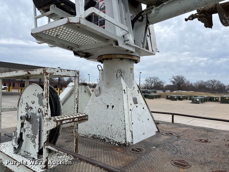 image for item FB3041 2007 International 4300 digger derrick truck