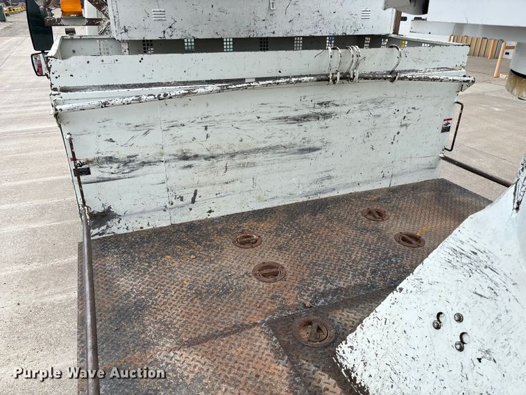 image for item FB3041 2007 International 4300 digger derrick truck