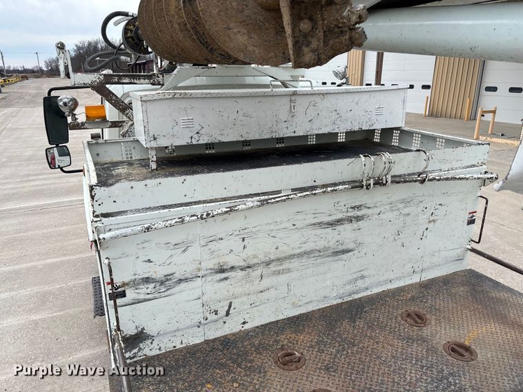 image for item FB3041 2007 International 4300 digger derrick truck