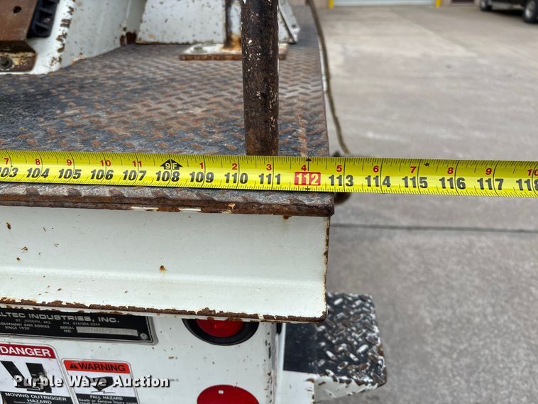 image for item FB3041 2007 International 4300 digger derrick truck