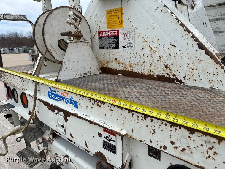 image for item FB3041 2007 International 4300 digger derrick truck