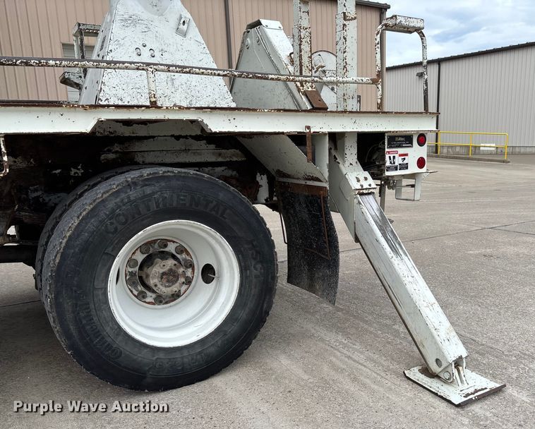 image for item FB3041 2007 International 4300 digger derrick truck