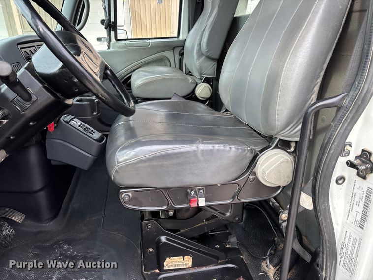 image for item FB3041 2007 International 4300 digger derrick truck