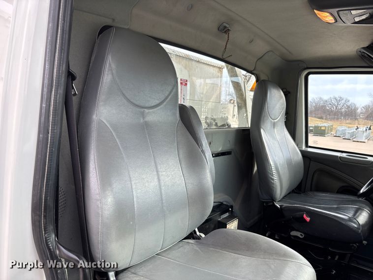 image for item FB3041 2007 International 4300 digger derrick truck