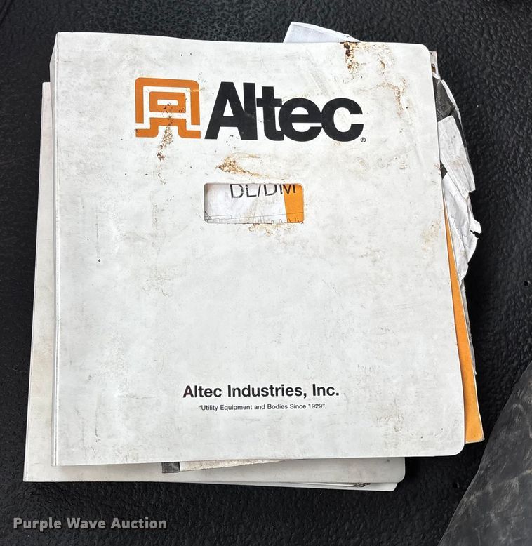 image for item FB3041 2007 International 4300 digger derrick truck